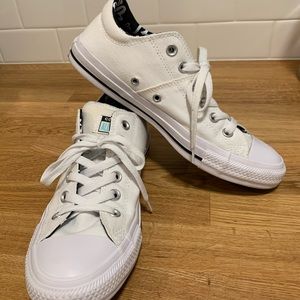 CHUCK TAYLOR CANVAS SNEAKERS SZ 8